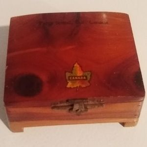 WOOD TRINKET BOX